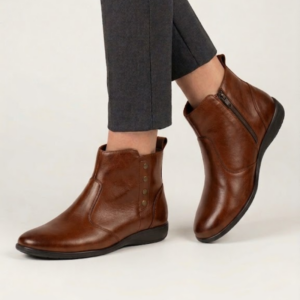 BOTA FEMININA EM COURO COR MARRON – EDILEIA COSTA